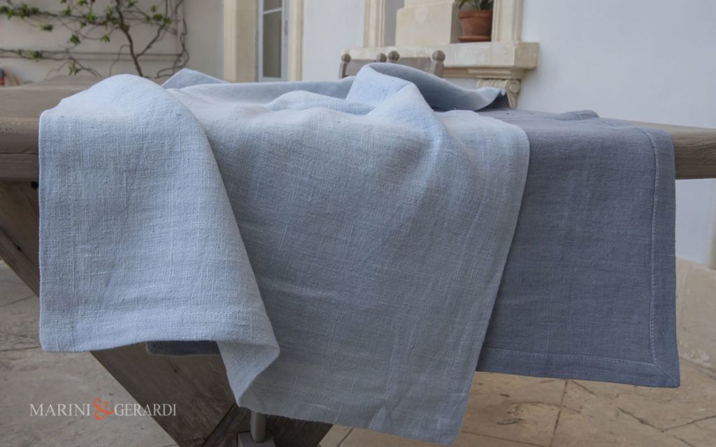 table runner and placemats blue avio heavenly Amsterdam