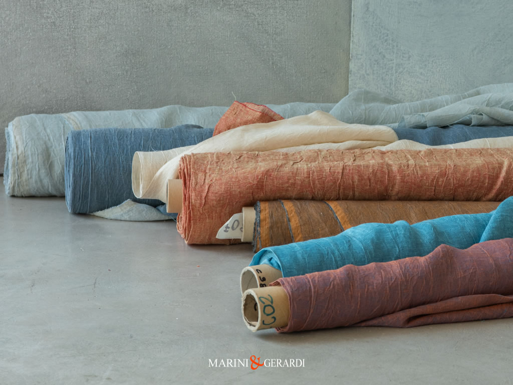 Crinkled Linen Fabric With A Height Of 310 Cm And Italian Quality